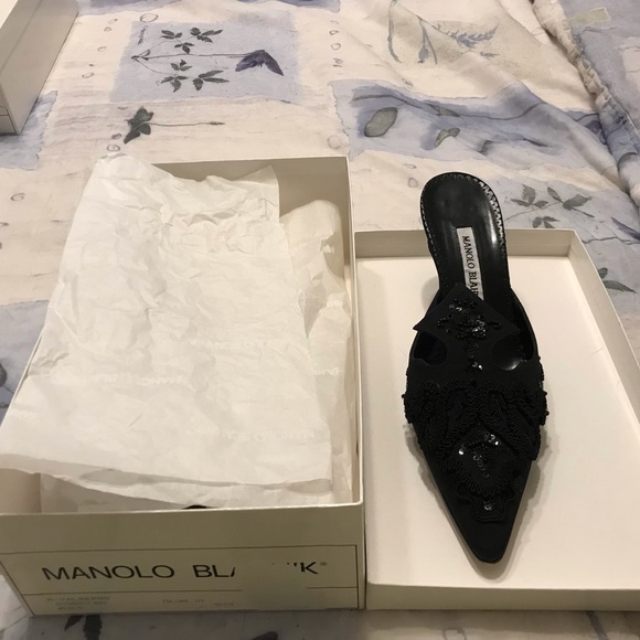 Manolo Blahnik heels - Picture 2 of 6